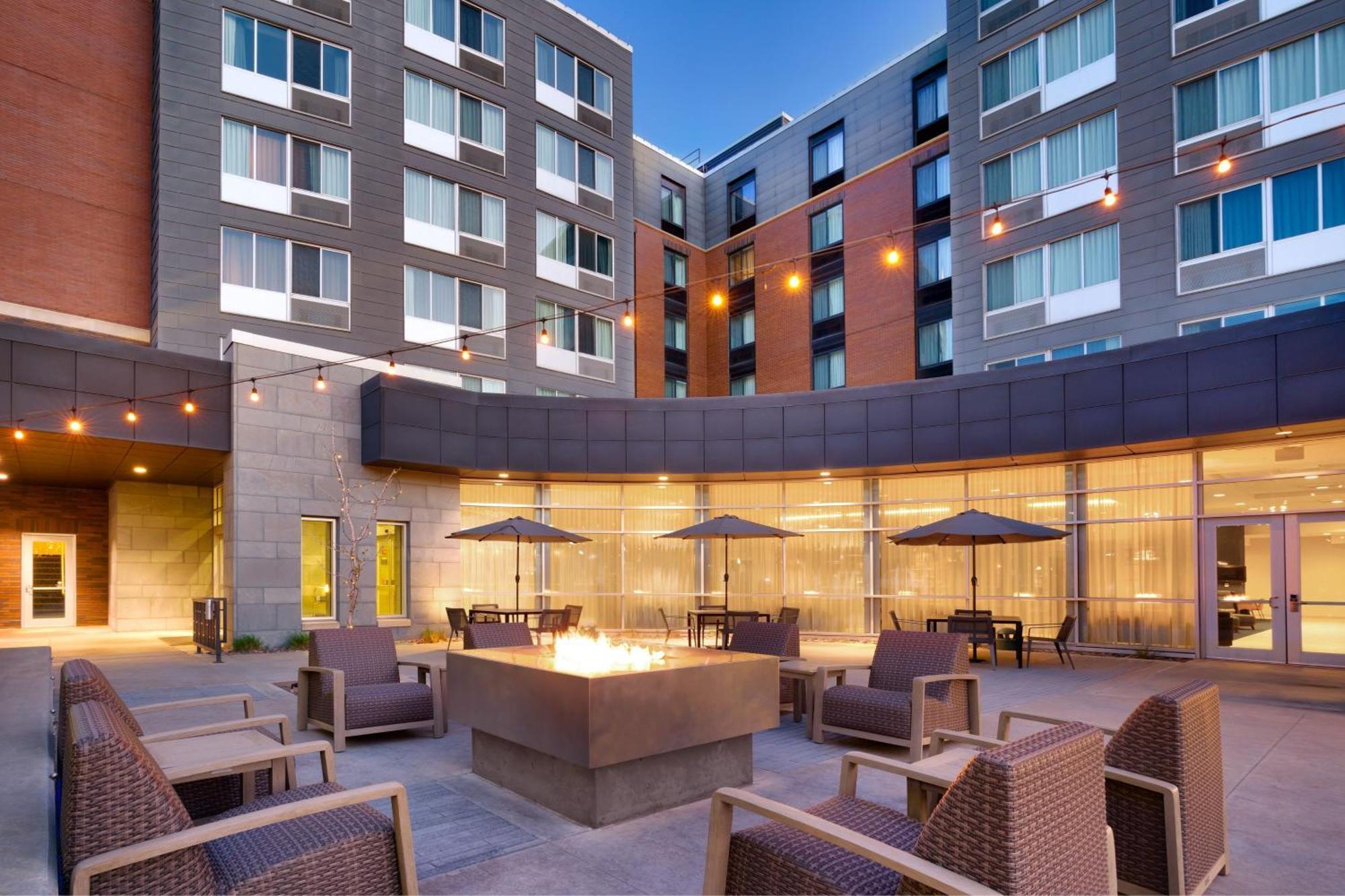 Hotel Courtyard Lincoln Downtown Extérieur photo